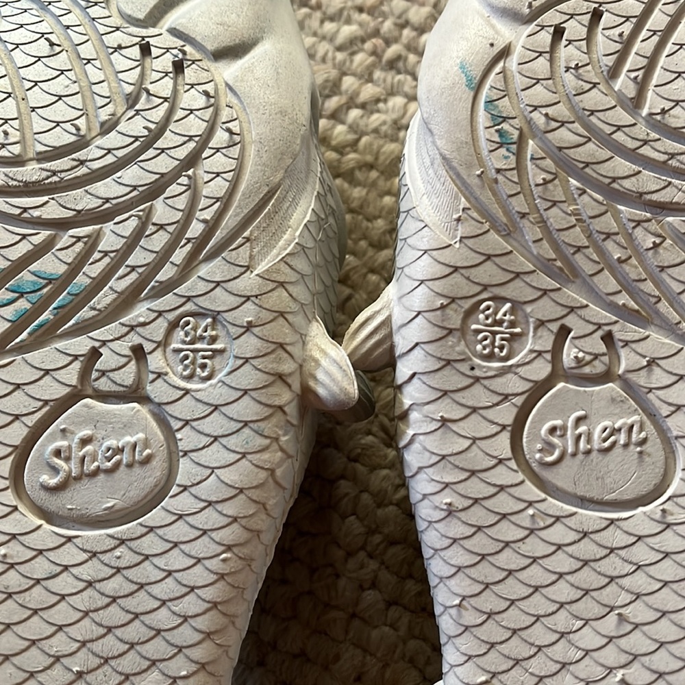 Koi Slippers - Picture 5 of 9